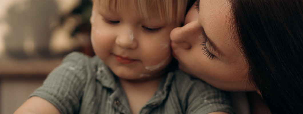 Slow parenting: De ce este părintele calm cel mai frumos dar pentru copilul tău