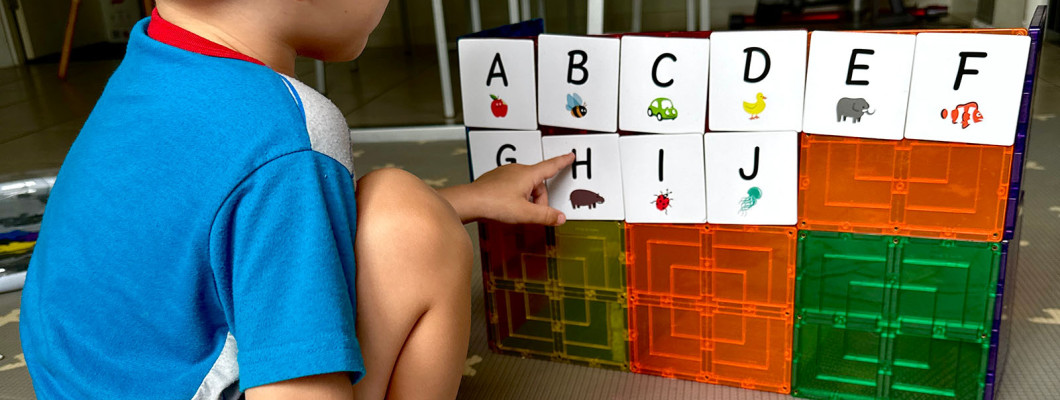 Du nivelul construcțiilor magnetice mai sus cu carduri magnetice