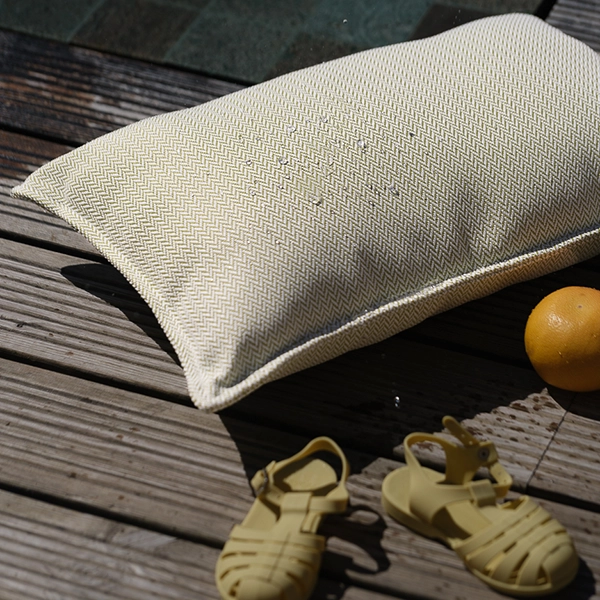 Pernă cilindrică de exterior Wigiwama® – Terra Outdoor Bolster
