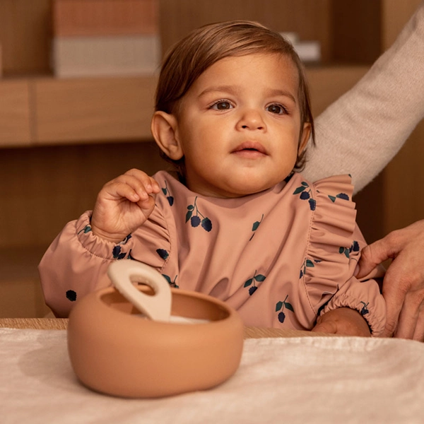 LIEWOOD bol din silicon cu linguriță Sparia Tuscany Rose / Apple Blossom