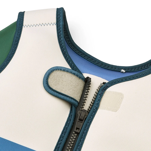 LIEWOOD vestă de înot cu mâneci Dove Riverside multi mix LIEWOOD vestă de înot cu mâneci Dove Riverside multi mix