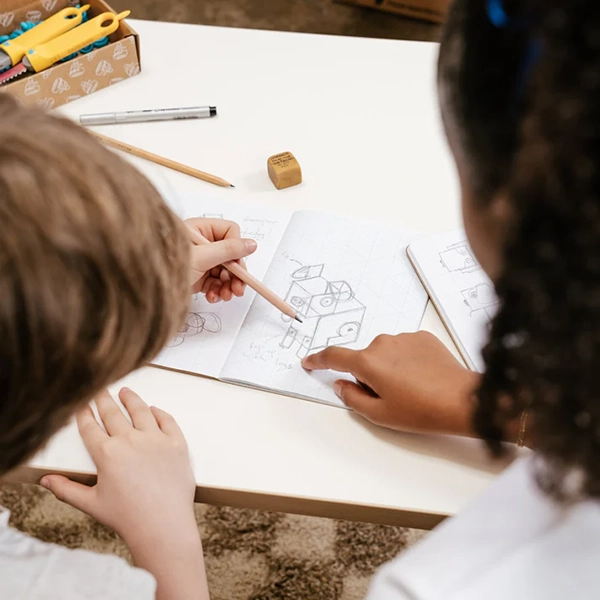 Makedo Jurnal pentru desenarea proiectelor Makedo Jurnal pentru desenarea proiectelor