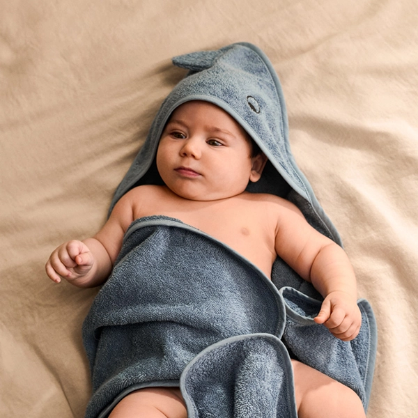 LIEWOOD ALBERT prosop bebe cu glugă Beach blue